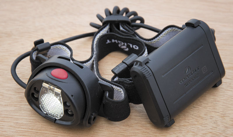 Фонарь Olight Wave H15S подзаряжается от USB, имеет 5 режимов и включается взмахом рухи перед ним. Идеальный налобник и незаменимый помощник в темноте