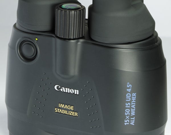  В Canon 15x50 IS All Weather применяется разновидность классической схемы Porro — «выпрямляющая система Аббе», или призма Porro второго типа